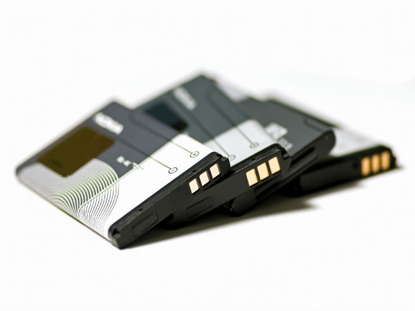 నాసిరకం బ్యాటరీల కారణంగా