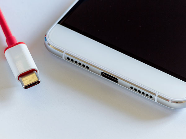 USB Type-C ప్రత్యేకతలేంటి..?