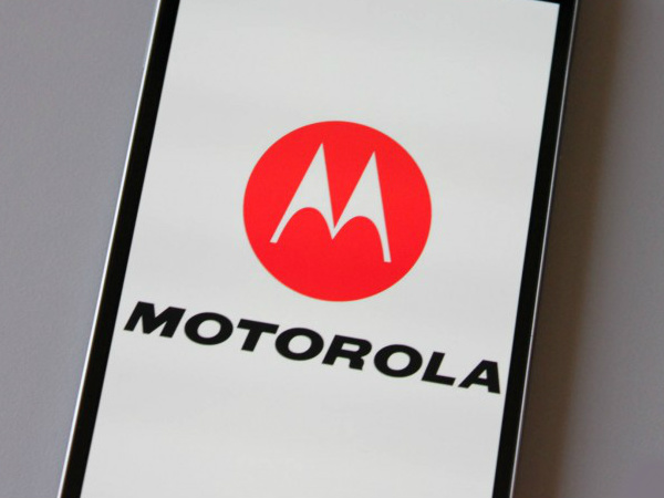  మోటరోలా ఫోన్స్.. నాటి నుంచి నేటి వరకు 