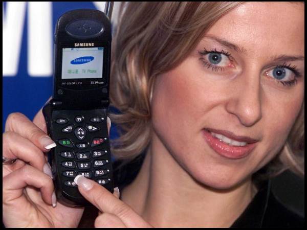 మొబైల్ ఫోన్‌ల తయారీని సీరియస్‌గా