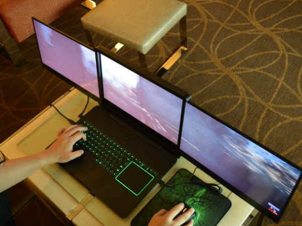 triple-display laptop