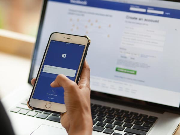 ఫేస్‌బుక్‌లో జాగ్రత్త..