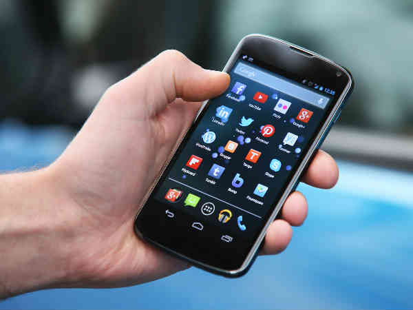 మీ ఫోన్‌లో, మీకు తెలియకుండానే యాప్స్ డౌన్‌లోడ్ అవుతున్నాయా?