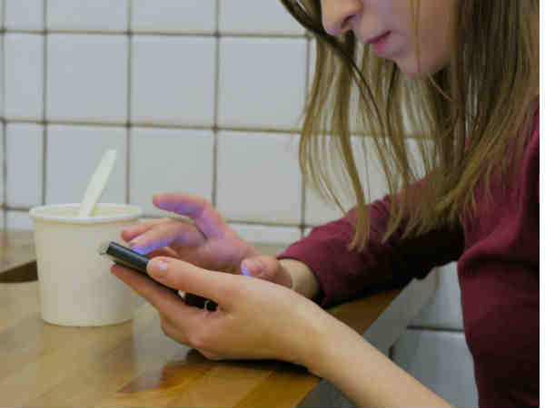 మీకు తెలుసా.. మీ స్మార్ట్‌ఫోన్, మీ ప్రతి కదలికను పసిగడుతుంది