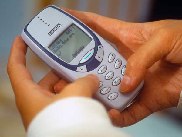  అలారమ్, స్టాప్‌వాచ్, కాలుక్యులేటర్ , 140 క్యారెక్టర్ ఎస్ఎంఎస్