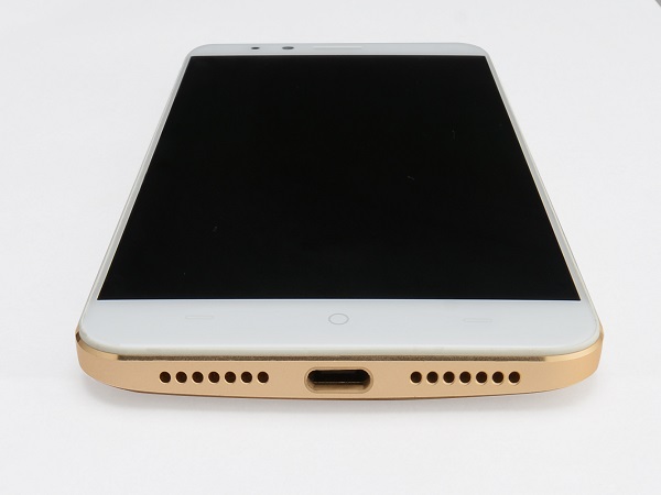 రెండు ప్రత్యేకమైన 13 మెగా పిక్సల్ కెమెరాలు..