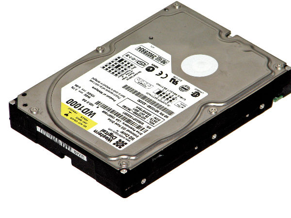  హార్డ్‌డ్రైవ్‌ను ఫిట్ చేయండి