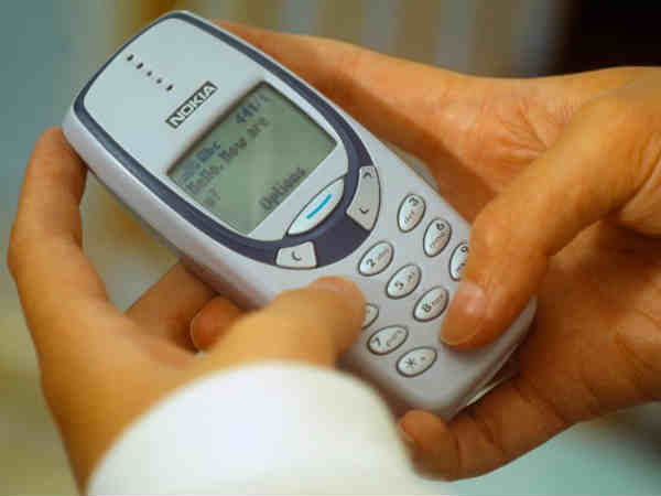 రెడ్, గ్రీన్ ఇంకా ఎల్లో కలర్ వేరియంట్‌లలో
