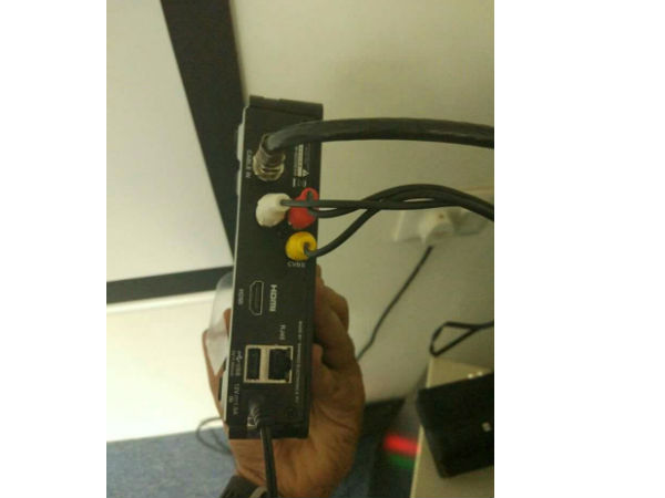 అనేక కనెక్టింగ్ పోర్టులతో..