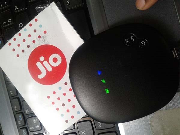 JioFi వై-ఫై డివైస్‌ను కొనుగోలు చేసిన వారికి..