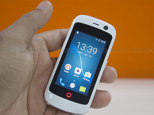 ముఖ్యమైన పోర్ట్స్ ఈ ఫోన్‌లో ఉన్నాయి... 