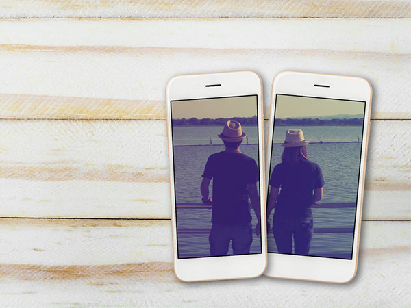 How to mirror smartphone's screen onto another smartphone