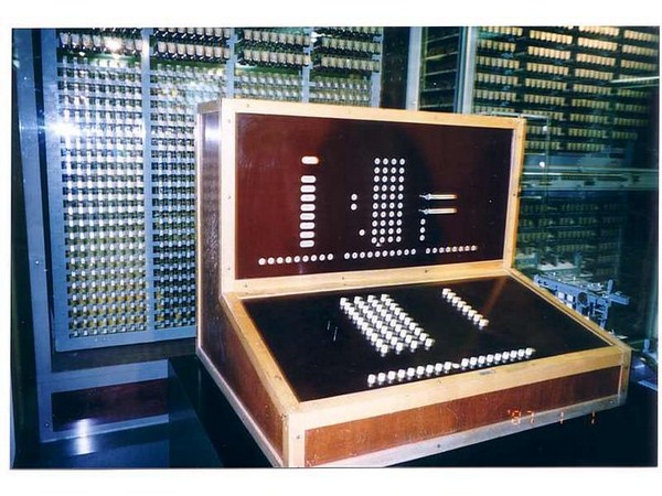 మొట్టమొదటి ఎలక్ట్రో మెకానికల్ కంప్యూటర్‌
