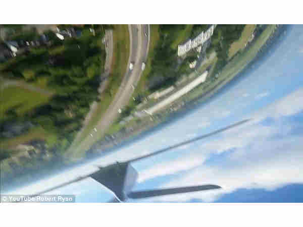 అంతఎత్తు నుంచి కిందకు పడుతూ