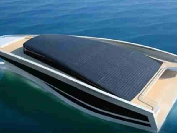 58 మీటర్ల పొడువు, 38 మీటర్ల వెడల్పు