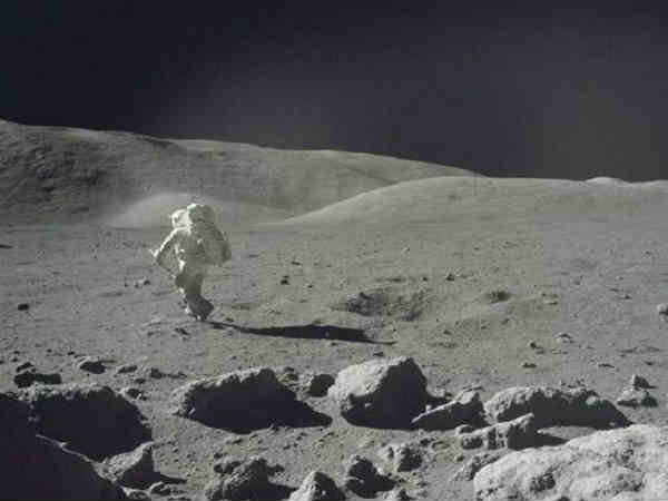 చంద్రుడిపై నీరు లేదని