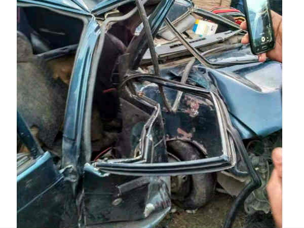 కారు నడుపుతూ ఫేస్‌బుక్‌ లైవ్‌ స్ట్రీమింగ్‌లో ఉండగా ఘోర రోడ్డు ప్రమాదం, ముగ్గురు మృతి