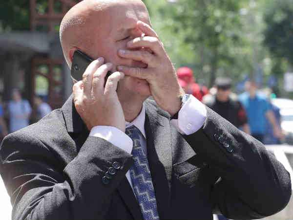 ఆ శబ్దాలను గ్రహించకుండా 