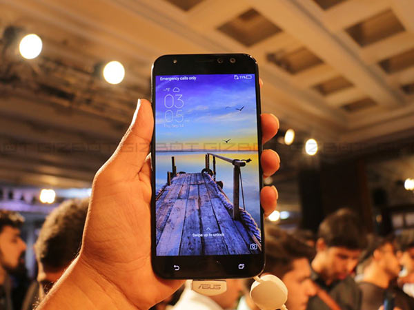 జెన్‌ఫోన్ 4 సెల్ఫీ విత్ డ్యుయల్ ఫ్రంట్ కెమెరా వేరియంట్ స్సెసిఫికేషన్స్..