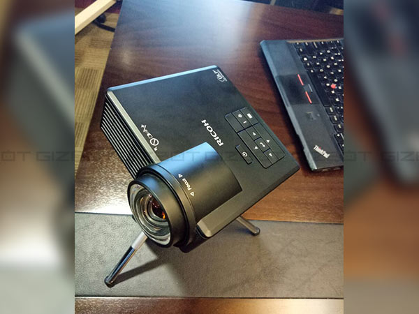 Ricoh PJ x2440 ప్రొజెక్టర్ ప్రత్యేకతలు..