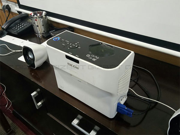 Ricoh PJ Wx2440 ప్రొజెక్టర్ ప్రత్యేకతలు..