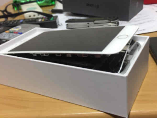 ఇద్దరు వినియోగదారులు పోస్ట్ చేసిన పోస్టులు..