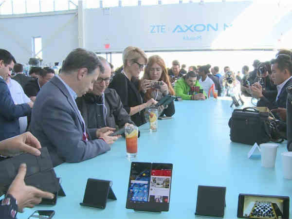 మడతపెట్టే సౌలభ్యంతో