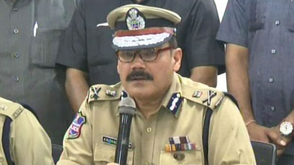 హైదరాబాద్ నగర పోలీస్ కమిషనర్ హెచ్చరిక