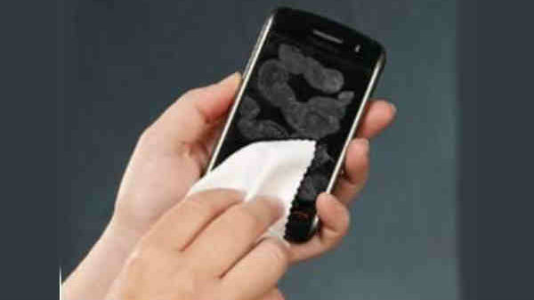 స్మార్ట్‌ఫోన్ క్లీనింగ్ పెనుభారం కాదు..