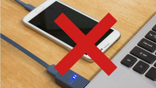 మీ ఫోన్ ను ప్లగ్ ఇన్ చేయకండి :