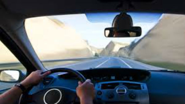 స్నేహితులతో జాలిగా  కార్లలో తిరుగుదామని నమ్మించి.... 