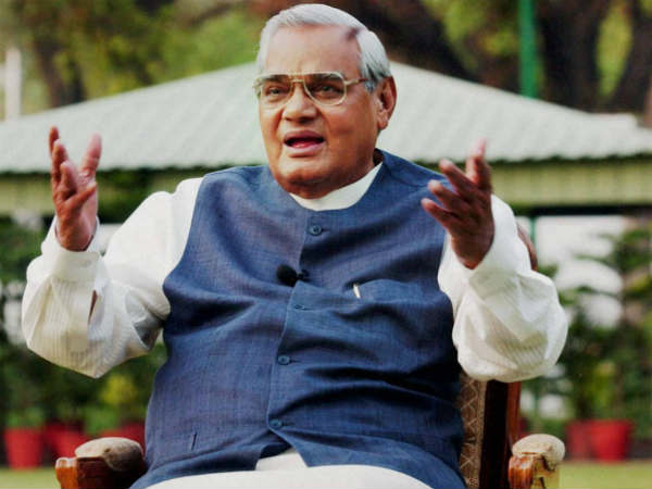 టెలికాం విధానం ద్వారా ప్రయివేటు సంస్థల్లో పోటీ