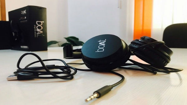 Boat Rockerz 400 Bluetooth హెడ్ ఫోన్స్: డిస్కౌంట్ రూ. 1,991