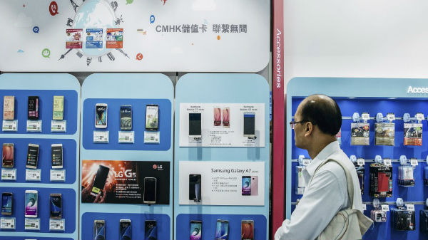 ఎక్కువ స్మార్ట్ ఫోన్ యూజర్స్ మరియు వెబ్ యూజర్లు ఉండడటంతో.... 