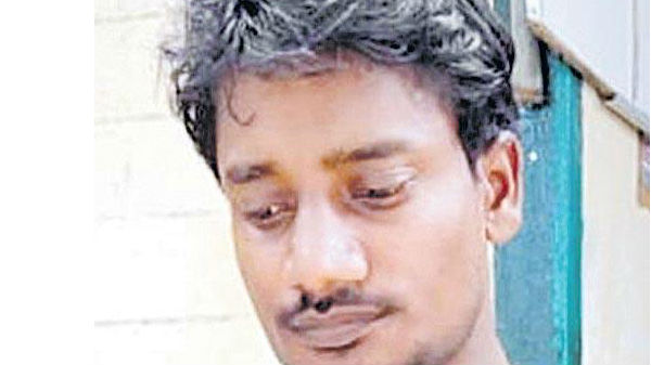 తామరైకుళం గ్రామానికి చెందిన దినేశ్‌ కుమార్‌..