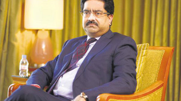  కుమార్ మంగళం ..