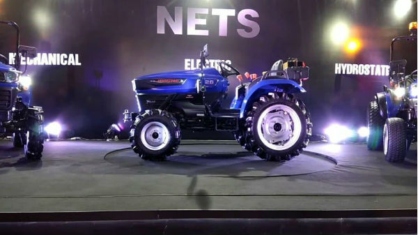 డ్రైవర్‌లెస్‌ ట్రాక్టర్‌ను ఆపరేట్‌ చేసేందుకు.... 