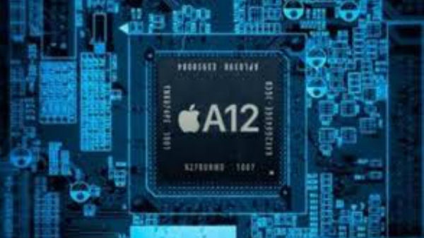 యాపిల్ ఏ12 చిప్‌సెట్ పై రన్ అవుతాయి..