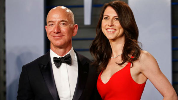 భార్య మెకంజీతో..