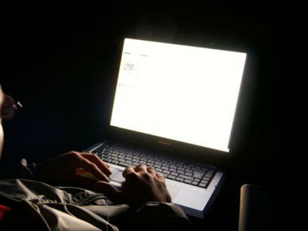 వెబ్ క్యామ్'తో జాగ్రత్త