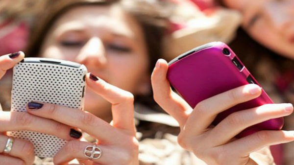 డౌన్లోడ్ లను బట్టి..... 