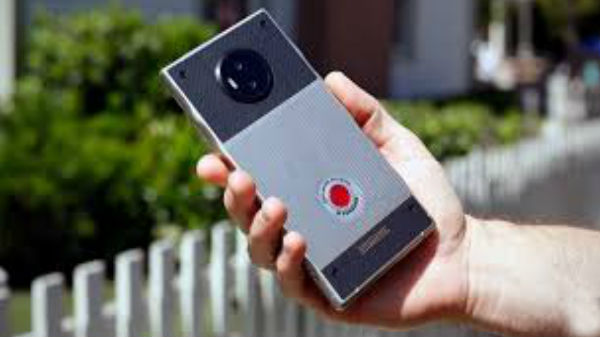 ఫోన్‌ను కొనుగోలు చేసిన వారికి.... 