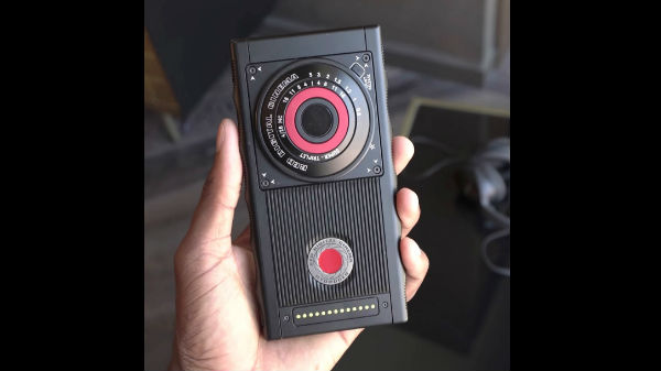 హోలోగ్రాఫిక్ 4 వ్యూ (హెచ్4వి) రికార్డింగ్ ఫీచర్‌.... 