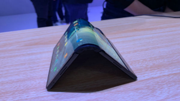  7.8 ఇంచ్ డిస్ ప్లేని కలిగి ఉంది...