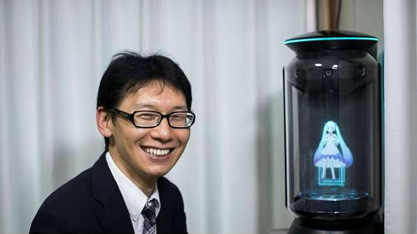 టోక్యో లో నివసించే  Akihiko Kondo.... 