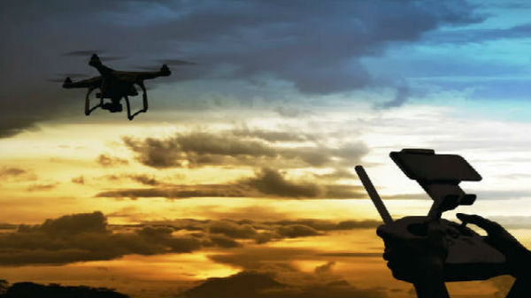 ఆకాశంలోకి మల్టిపుల్ డ్రోన్‌లను లాంచ్ చేయటం ద్వారా ....