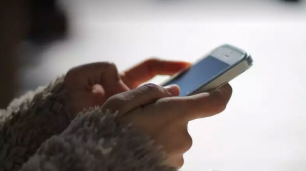 Running a WhatsApp account using someone else’s name