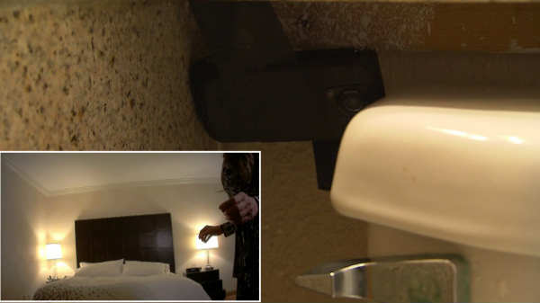  హాస్టల్‌లో మరమ్మత్తుల చేశాడు....