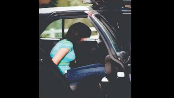 పోలీసులు Cahyani ని అరెస్ట్ చేసి.... 