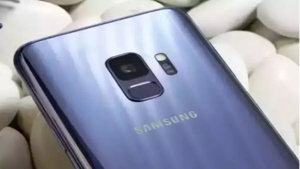 Samsung S9 (డిస్కౌంట్ రూ.13,600)